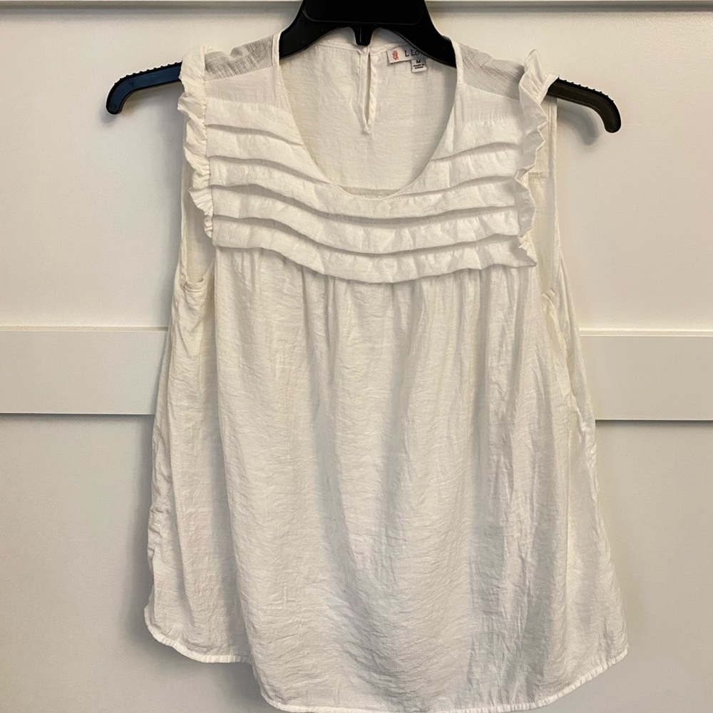 L Love Medium white sleeveless top‎